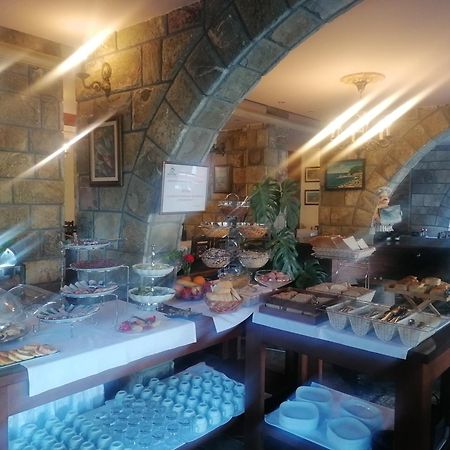 Hotel Galeb Čanj Екстериор снимка