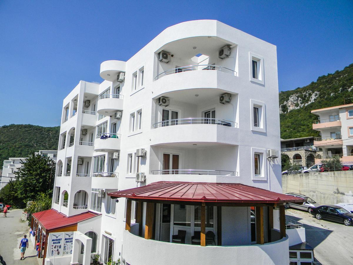 Hotel Galeb Čanj Екстериор снимка