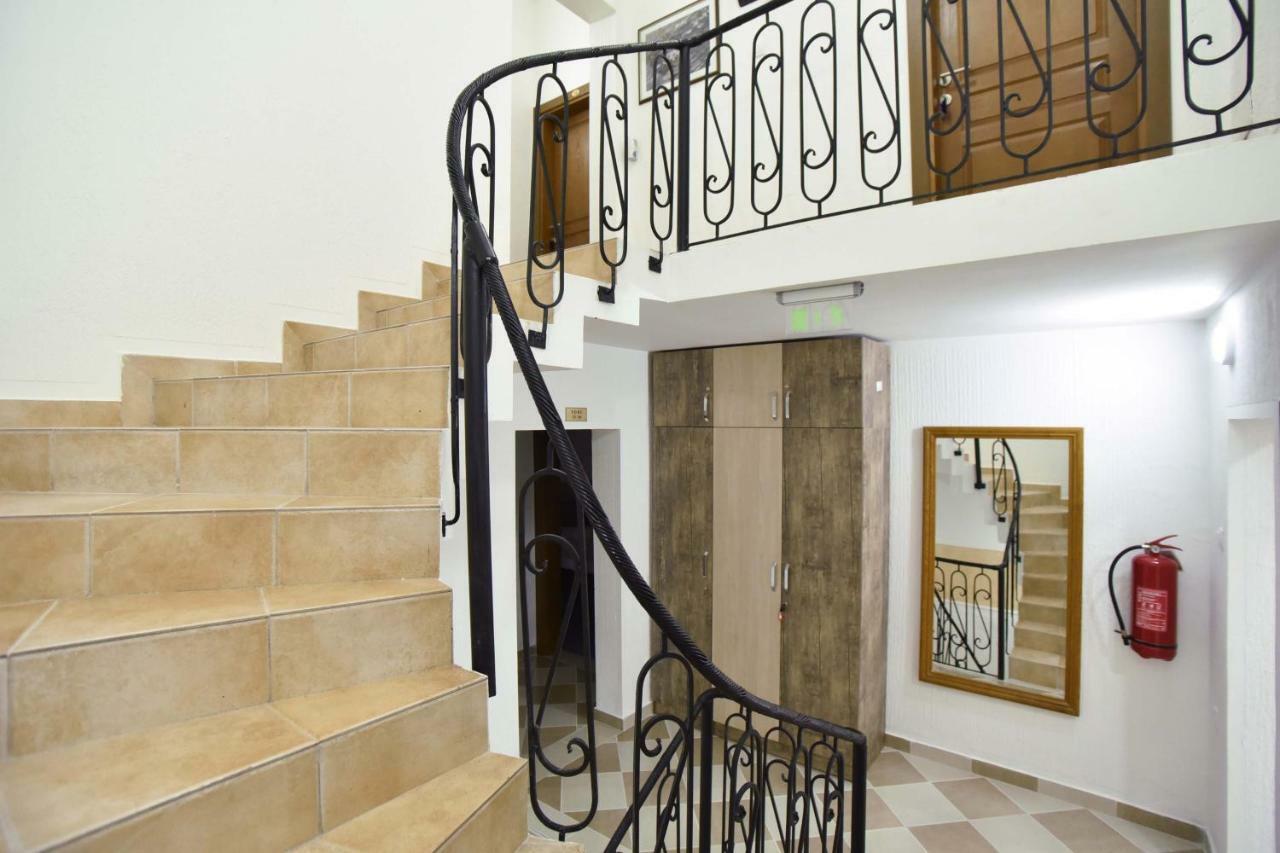 Hotel Galeb Čanj Екстериор снимка